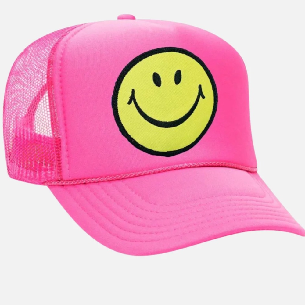 SMILEY VINTAGE LOW RISE TRUCKER HAT IN NEON PINK